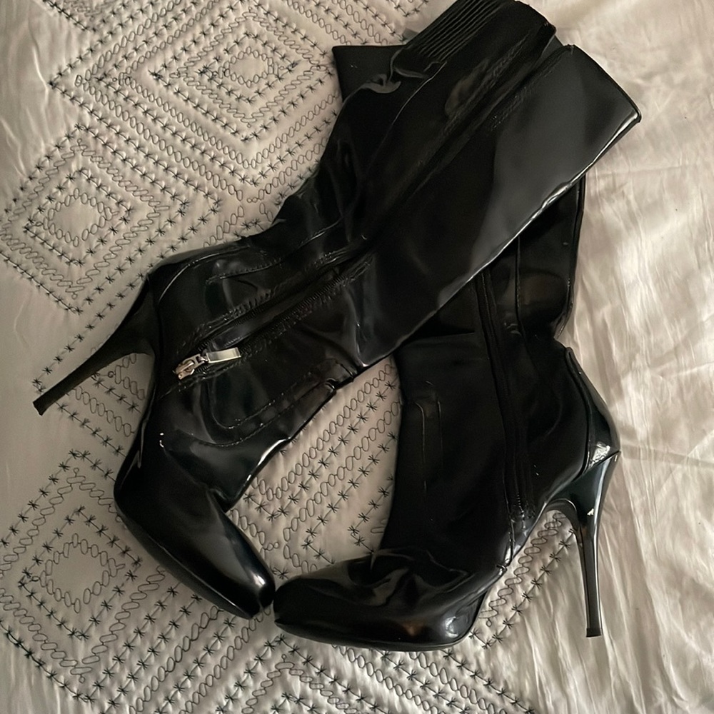 Leather boots / high heal size 8